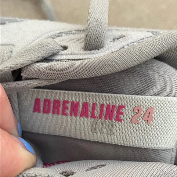 Brooks Women's Adrenaline GTS 24 Stability Shoes - size 8 - Picture 3 of 9